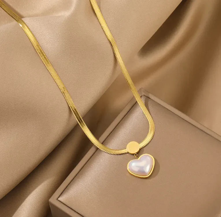 Love Heart Shaped Pearl Pendant Necklace