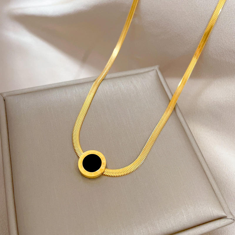 Black Roman Embrace Necklace