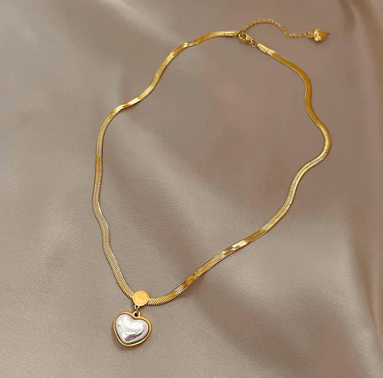 Love Heart Shaped Pearl Pendant Necklace