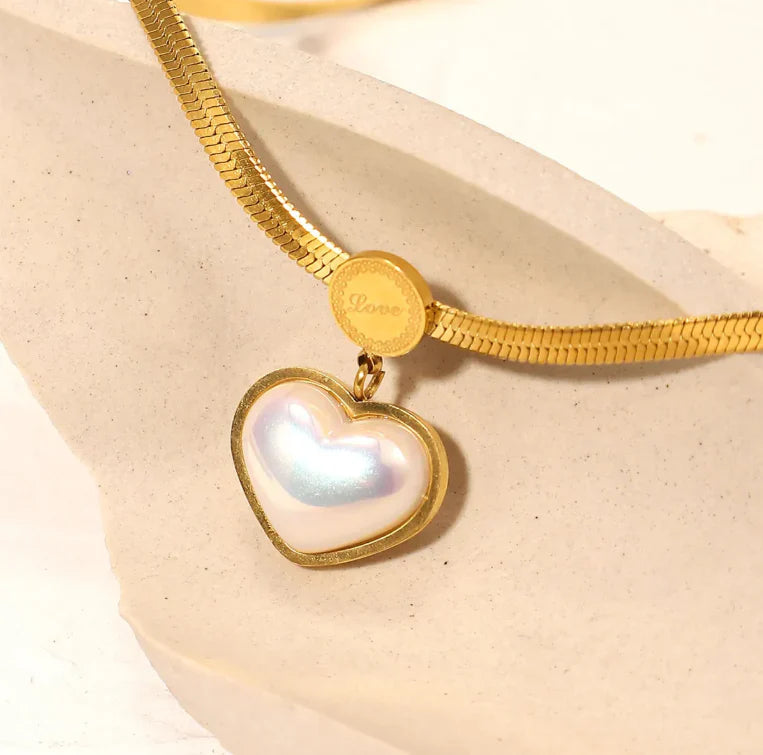 Love Heart Shaped Pearl Pendant Necklace